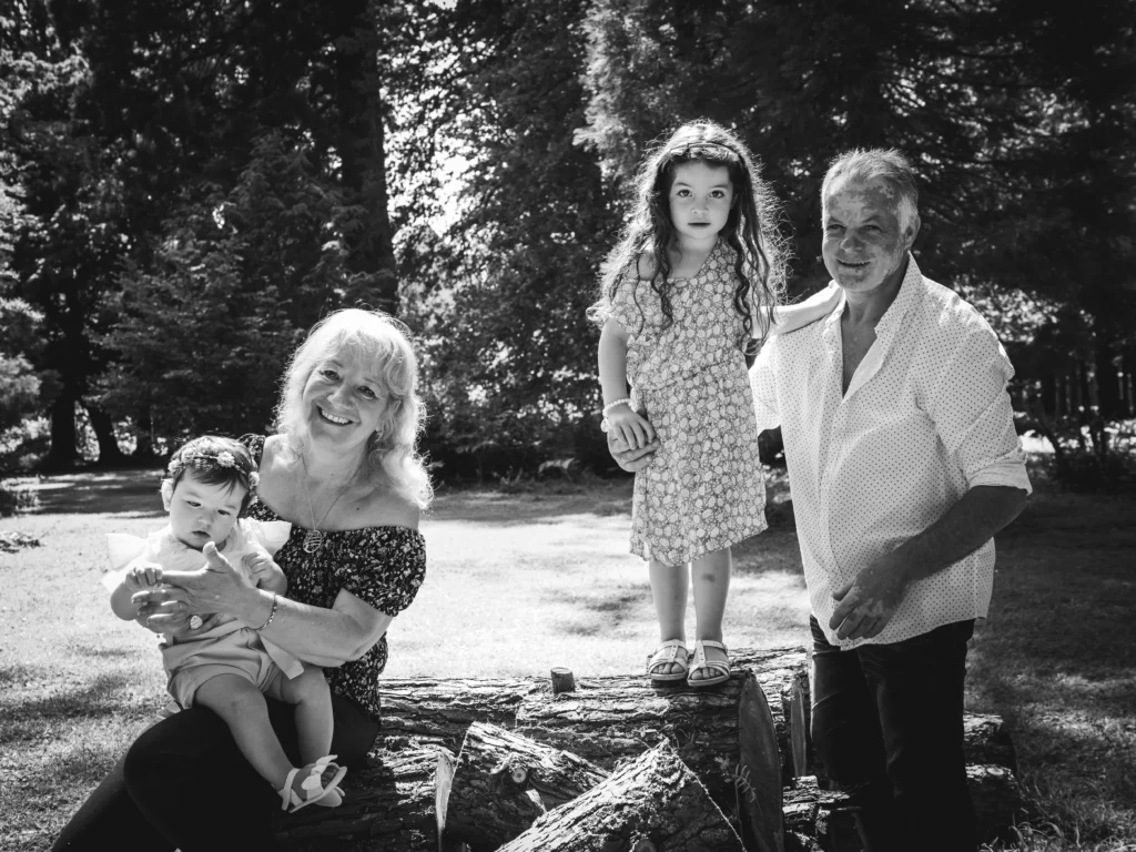 photo de famille avec les grand parent et petit enfant sur tournan-en-brie en seine et marne