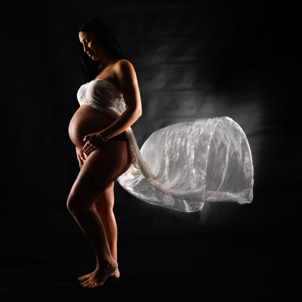 femme enceinte avec une robe en voile